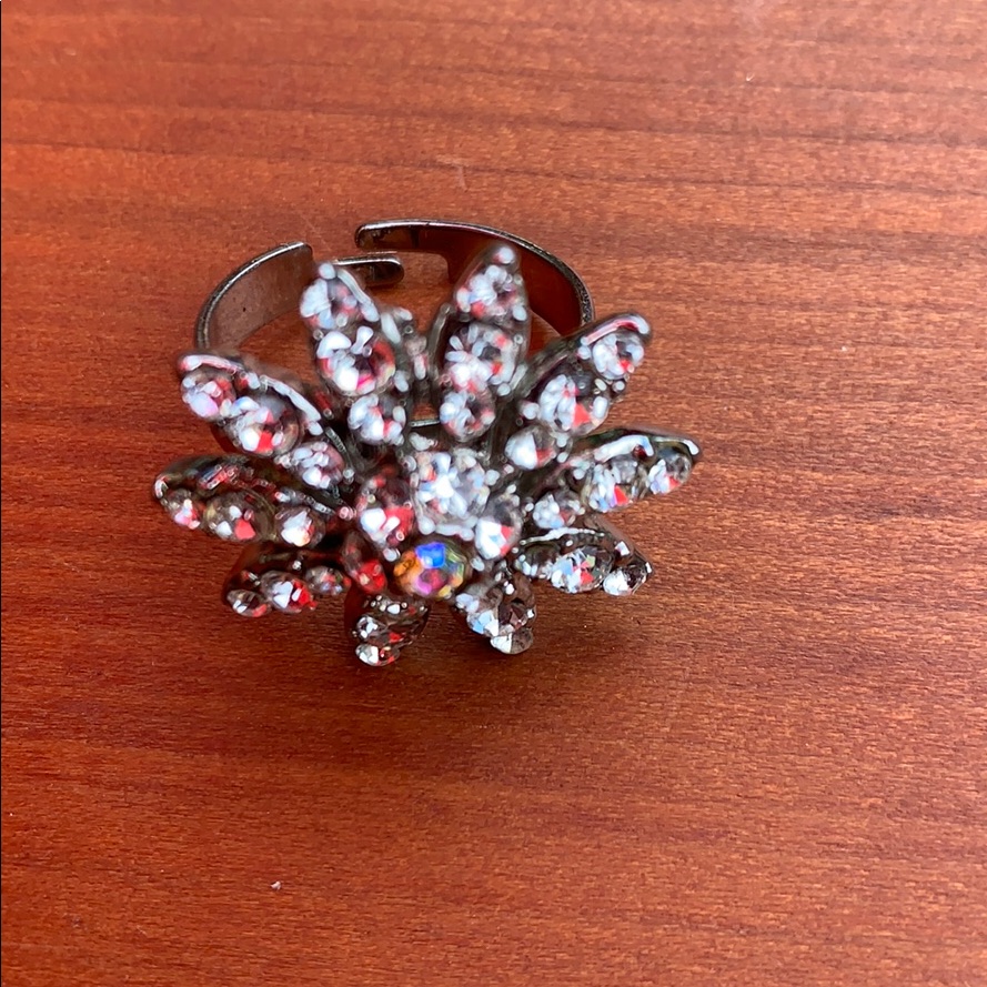 Rhinestone Flower Pattern Ring